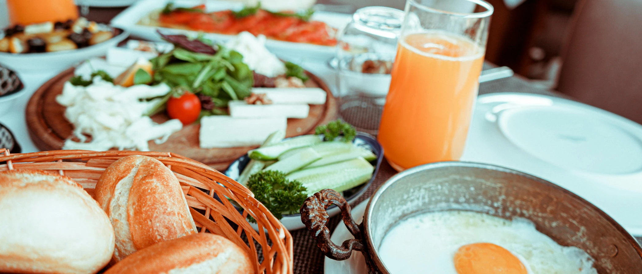 Kam zajít na brunch v Dubaji: Kulturní a kulinářský zážitek