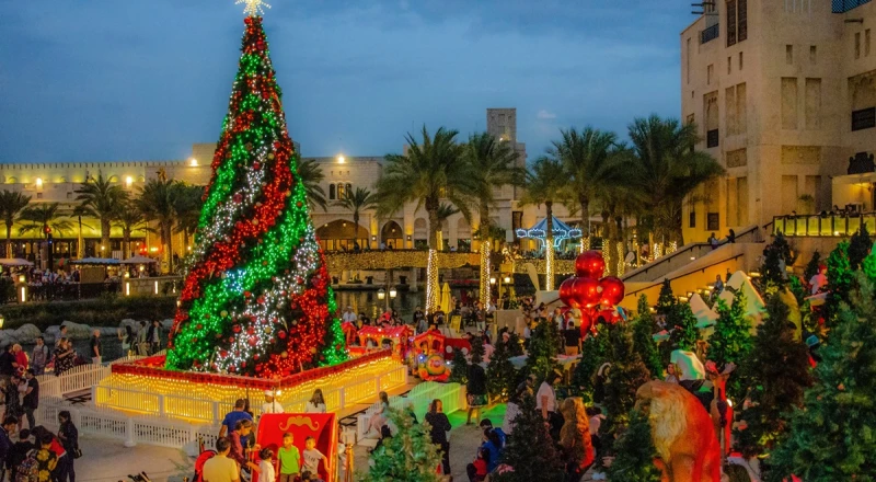 Vánoce ve Spojených arabských emirátech: Kde najít kouzlo svátků v zemi slunce